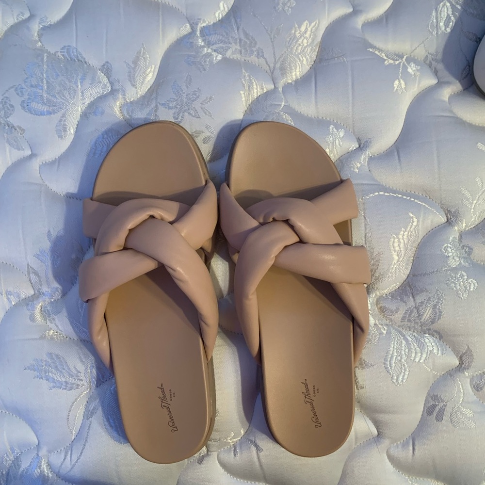 Sandles - Picture 2 of 8
